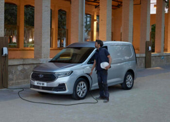 Ford Transit Connect prichádza aj ako plug-in hybrid