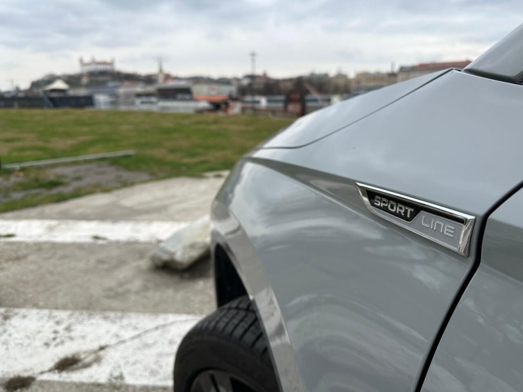 Škoda Karoq Sportline - Elegantné SUV so športovým nádychom