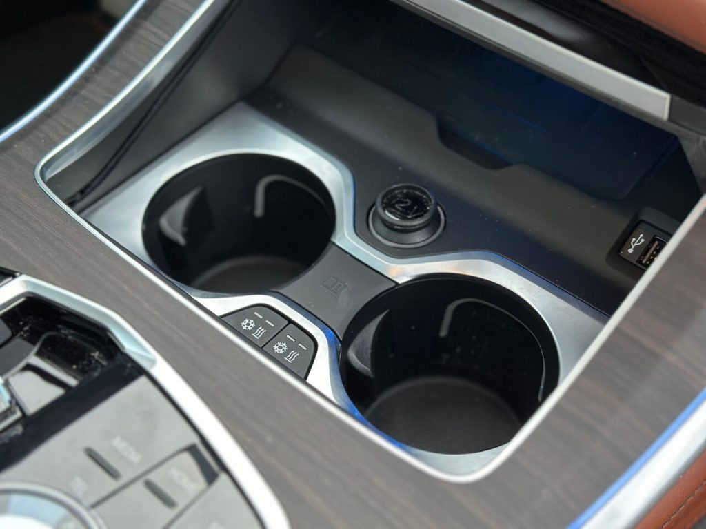 BMW X5 - neodolateľná elegancia pre náročných