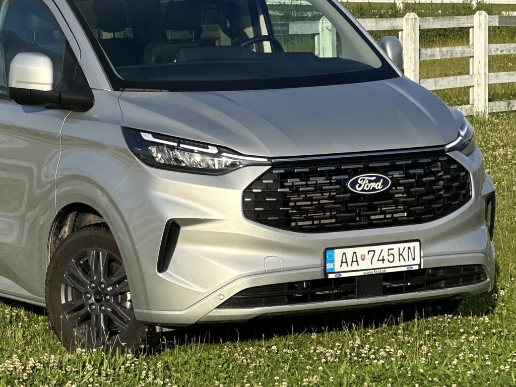 FORD Tourneo Custom - viac variability a komfortu