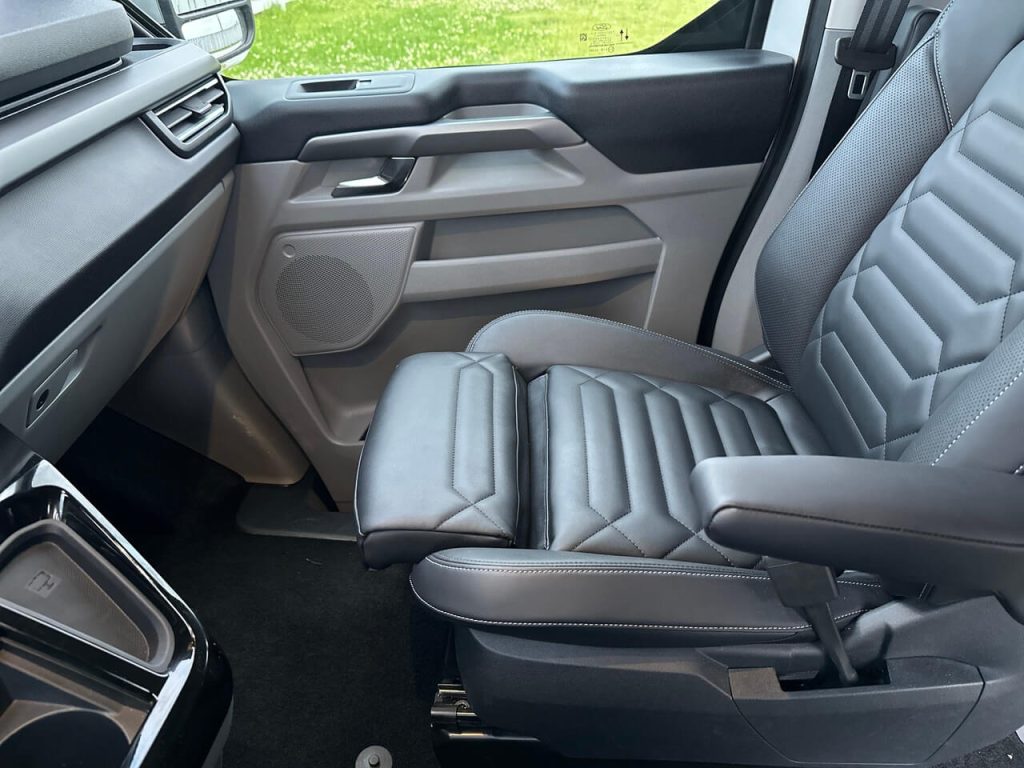 FORD Tourneo Custom - viac variability a komfortu