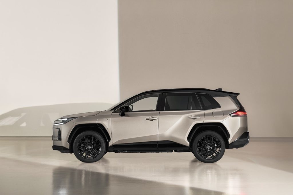 Toyota RAV4 - bočný profil