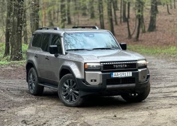 Toyota Land Cruiser – legenda sa vracia vo veľkom štýle