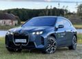 BMW iX xDrive45 – keď BMW postaví elektrickú loď