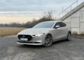Mazda 3 Sedan – dokonalé splynutie vodiča s vozovkou