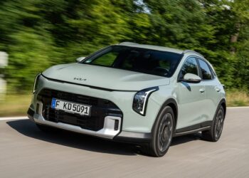 Kia XCeed prináša inteligentné technológie v praktickom crossoveri