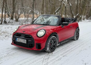 MINI Cooper Cabrio – slnko v cene, adrenalín v základe