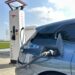 Rast elektromobilov a AI prináša sofistikovanejšie podvody s autami